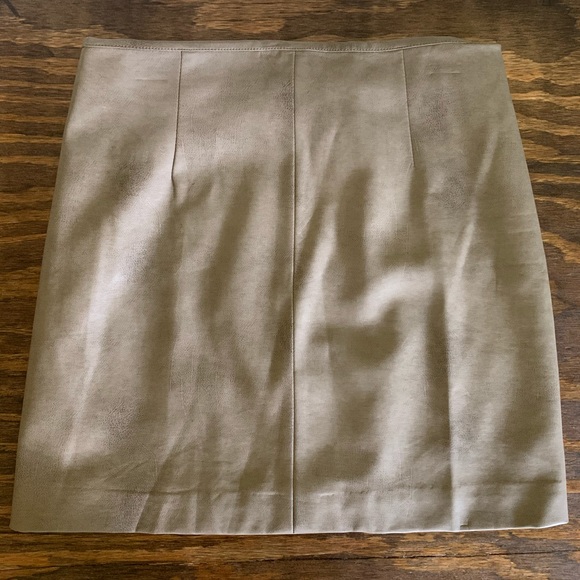 Faux leather biker skirt - Picture 3 of 6